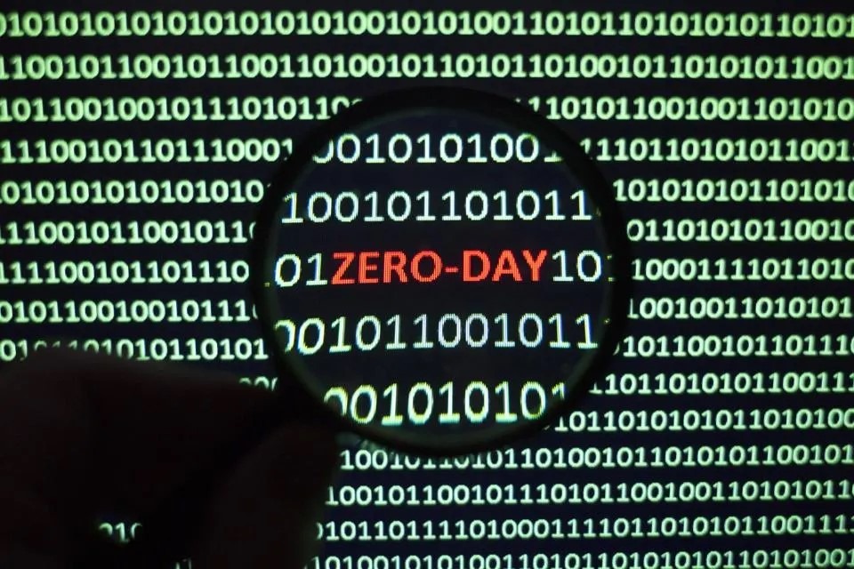 alt=Graphic illustration of the term "zero day - zero day virus" representing a cybersecurity vulnerability